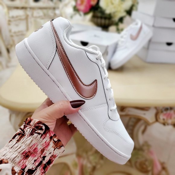 Nike Shoes - Nike Ebernon Low